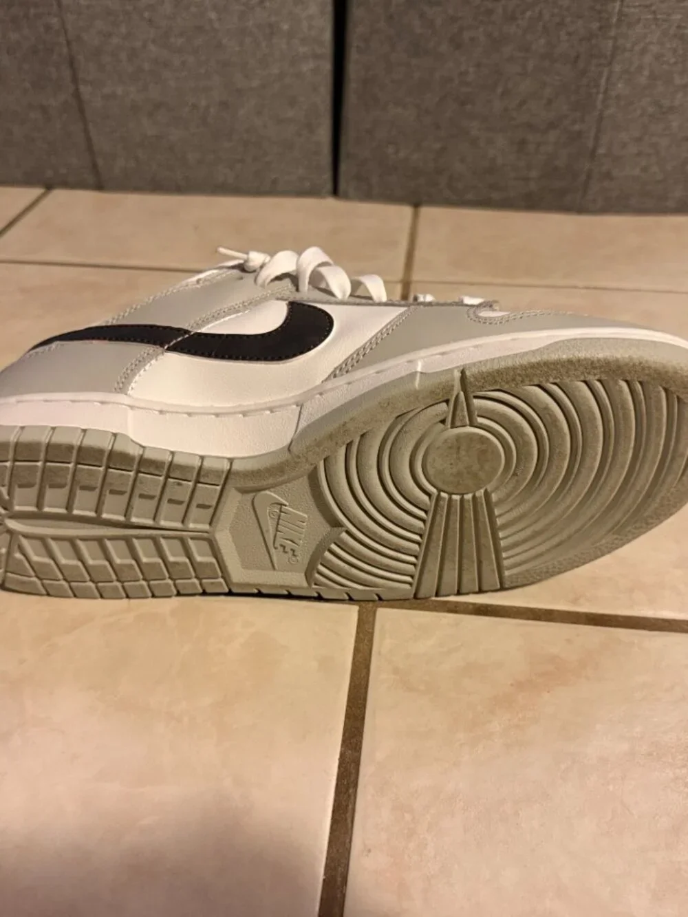 Nike color fog cushioning